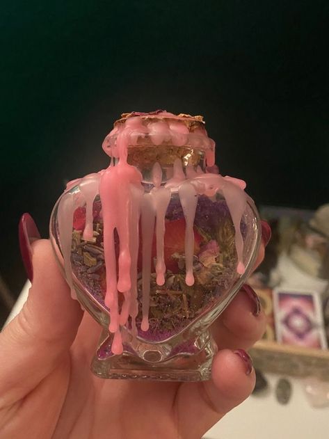 Jar Love Spell, Candlelight Aesthetic, Love Spell Jar, Aphrodite Aesthetic, Witch Core, Magia Das Ervas, Spell Jar, Love Spell, Season Of The Witch