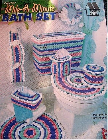 http://crochetempire.com/wp-content/uploads/2012/08/mileaminute. BATHROOM SET Crochet Bathroom Rug, Crochet Bathroom, Confection Au Crochet, Crochet Rug Patterns, Crochet Vintage, Crochet Kitchen, Bath Set, Crochet Home Decor, Set Patterns