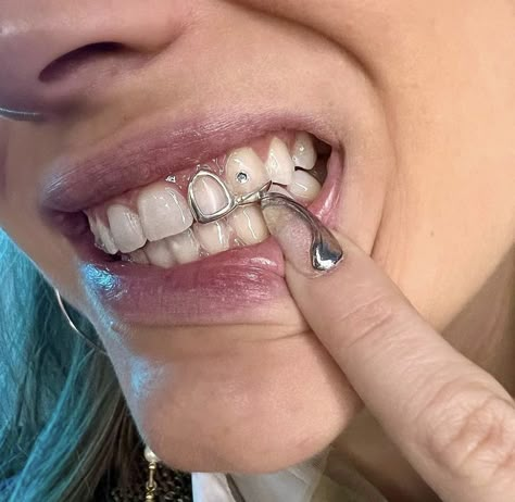 Tooth Grills For Women, Cute Grills For Women, Grills For Women Teeth, Silver Teeth Grillz, Gems Aesthetic, Open Face Grillz, Tooth Cap, Teeth Grills, Teeth Gems