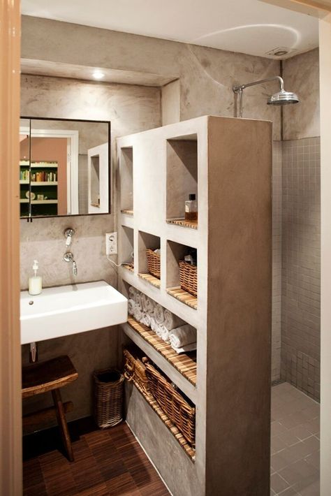 Black Bathroom Storage, Drømme Bad, Concrete Shower, Makeover Kamar Mandi, Recessed Storage, Small Bathroom Organization, Hampi, Trendy Bathroom, Rustic Bathroom