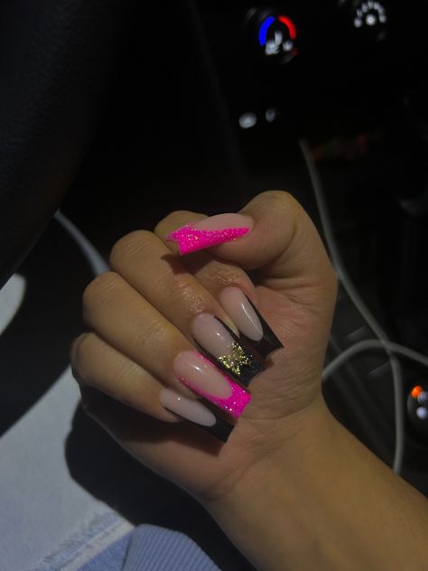 Pink Nd Black Acrylic Nails, Pink And Black Nails Birthday, Pink And Black Nail Inspo Acrylic, Short Nails Black And Pink, Black Pink Nails Acrylic, Short Black Freestyle Nails, Cute Nails Acrylic Black And Pink, Graduation Nails Ideas 2023 Black, Pink Black Short Nails