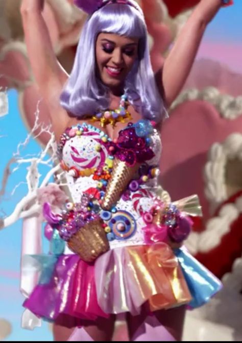 Katy Perry - California Gurls Ft. Snoop Dog (Official) Teenage Dream (2010) 🍦🍨🍧🍬🍭 Katy Perry Costume California, California Gurls Katy Perry Outfit, California Gurls Katy Perry Music Video, 2010 Katy Perry, California Gurls Katy Aesthetic, Katy Perry California Girls Costume, Katy Perry Music Video Outfits, Candy Aesthetic Outfit, California Girls Katy Perry