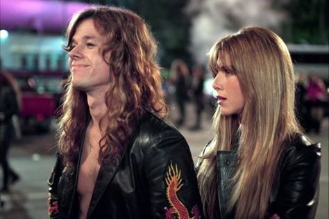 Mark wahlberg and Jennifer Anniston in the movie - Rock Star. Mens Fitness Photoshoot, Corroded Coffin, Jennifer Aniston Movies, Comedy Drama Movies, Boogie Nights, Actors Funny, Fashion Book, Mark Wahlberg, Entertainment Tonight