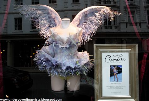 Undercover Lingerista - A lingerie blog: Victoria's Secret London: New Bond Street Store Opening Victoria Secret Wings, Victoria's Secret Aesthetic, Visual Merchandiser, Vs Fashion Shows, Vs Models, Victoria's Secret Angel, Vs Angels, Angel Aesthetic, Model Aesthetic