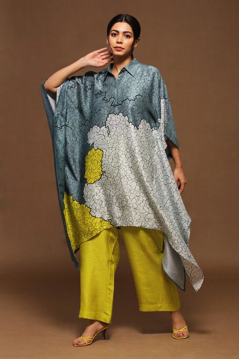 Lime Green Pants, Kaftan Kurta, Kaftan Styles, Kaftan Tops, Printed Kaftan, Kaftan Designs, Trendy Shirt Designs, Kaftan Style, Cotton Kurti Designs