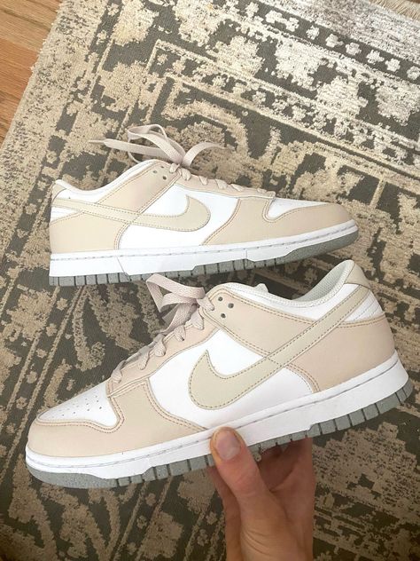 Tan Nike Dunks Outfit, Womens Nike Dunks Outfit, Women Nike Dunks Outfit, Beige Dunk, Everyday Shoes Womens, Nike Dunks Women, Custom Dunks, Women Dunks, Nike Dunks Outfit Woman