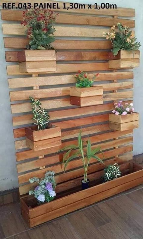 Kids Woodworking Projects, Easy Woodworking Projects Diy, Diy Wall Planter, Kaktus Dan Sukulen, Wooden Garden Furniture, Carpentry Projects, Woodworking Projects For Kids, Pallet Garden, Diy Garden Furniture