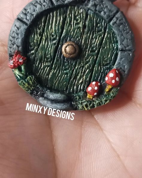 And this concludes my Hobbit saga this week 🥰 this Door charm is perfect as a keychain or necklace #hobbit #door #handcrafted #minisculpture #clay #charm #keychain #craftyminxy aftyminx Polymer Clay Hobbit Door, Nerdy Clay Projects, Hobbit Door, Charm Keychain, Clay Projects, The Hobbit, Polymer Clay, Doors, Quick Saves