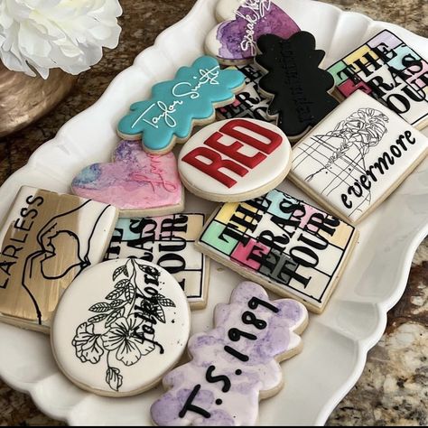 Taylor Swift Themed Party, Taylor Swift Cake, Taylor Swift Birthday Party Ideas, 13 Birthday Cake, Taylor Swift Party, Taylor Swift Birthday, 13th Birthday Parties, 22nd Birthday, Birthday Planning