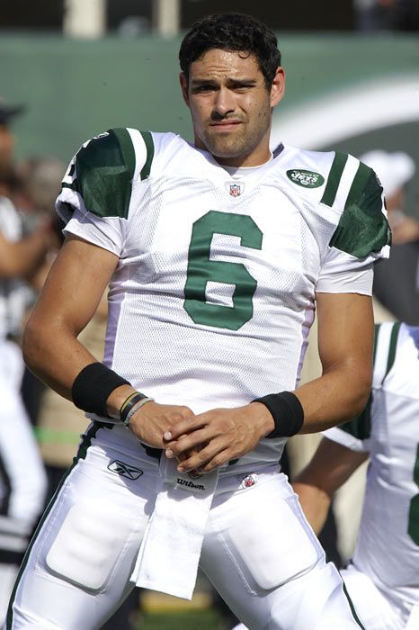 Mark Sanchez..... Mark Sanchez, Male Athletes, Ny Jets, Rugby Men, Soccer Boys, Men In Uniform, Athletic Men, New York Jets, Man In Love