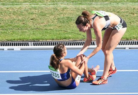 People Helping Each Other, Helping Each Other, Rio Olympics 2016, Olympic Medals, Rio Olympics, Rio 2016, National Championship, These Girls, Inspirational Story