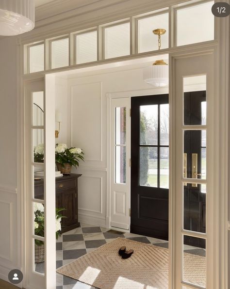 Cute House Entrance, House Entrance Hall Ideas, Old Money Entrance Hall, Open Entrance Ideas, Enclosed Entryway Ideas, Old Money Entryway, British House Interior, Veranda Entrance, Foyer Area Design Entrance