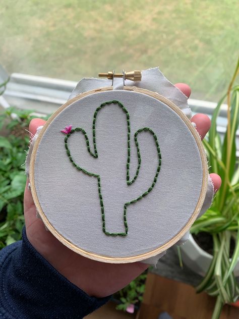 Cactus Embroidery Simple, Embroidery Easy Ideas, Embroidered Keychains, Cactus In Bloom, Embroidered Cactus, Sweatshirt Ideas, Cactus Embroidery, Diy Embroidery Designs, Basic Embroidery Stitches