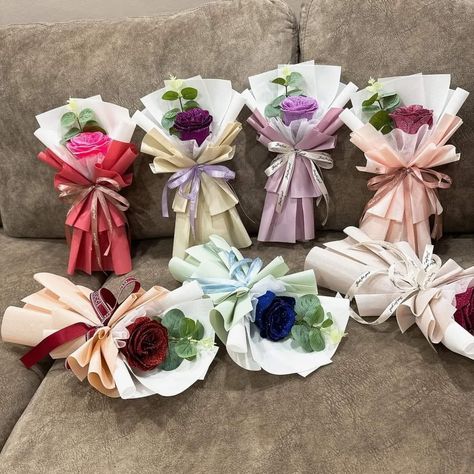 Budget Bouquet, Satin Ribbon Bouquet, Paper Rose Craft, Rose Craft, Graduation Bouquet, Bouquet Wrapping, Rose Crafts, Ribbon Bouquet, Bouquet Wrap