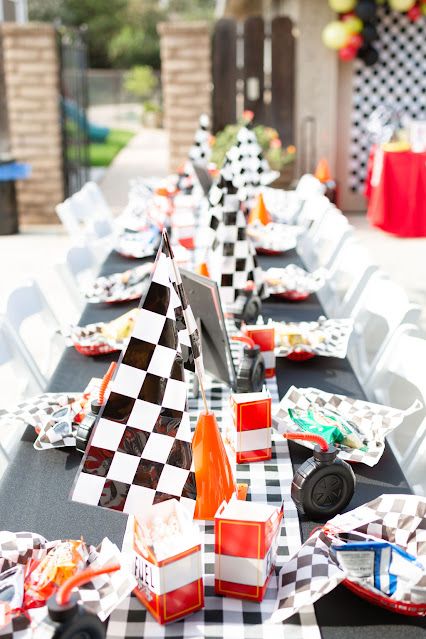 Cars Birthday Party Ideas, Cars Birthday Party, Disney Cars Party, Hot Wheels Birthday, Hot Wheels Party, Disney Cars Birthday, Cars Birthday Party Disney, Car Themed Parties, Monster Truck Party