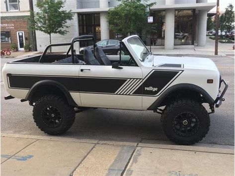 1975 International Harvester Scout II (CC-1155034) for sale in Chicago , Illinois International Scout 2, Scout For Sale, Custom Truck Parts, American Pickup Trucks, International Scout Ii, Scout Ii, International Harvester Scout, International Harvester Truck, Ford Broncos