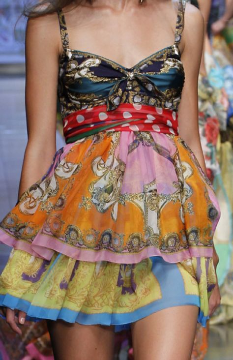 . Dolce E Gabbana, Looks Style, Diy Bag, Fashion Details, Moda Fashion, Pretty Dresses, Beautiful Outfits, Bohemian Style, High Fashion