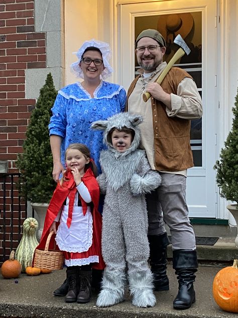 Little Red Riding Hood Group Costume, Family Red Riding Hood Costumes, Little Red Riding Hood Family Costume, Little Red Riding Hood And Wolf Costume, Wolf Costume Kids, Big Bad Wolf Costume, Granny Costume, Team Costumes, Red Riding Hood Costume