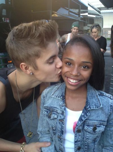 Justin Bieber With Fans, Alicia Keys Fallin, Justin Bieber News, Singing Competitions, Nevada Usa, Floyd Mayweather, Never Say Never, Under The Mistletoe, Love Me Forever