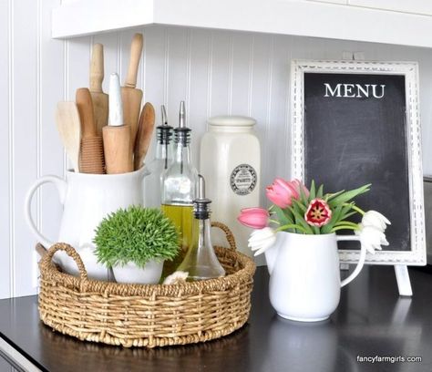 DSC_0138 Simple Spring Decor, Kitchen Countertop Decor, Villa Project, Countertop Decor, Kitchen Counter Decor, Counter Decor, European Home Decor, Apartment Decorating, Decor Guide