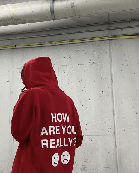 Red Hoodie Outfit Aesthetic, Red Hoodie Aesthetic, Red Hoodie Outfit, Hoodie Outfit Aesthetic, Hoodie Aesthetic, Aesthetic Hoodie, Style Hoodie, Hoodie Outfit, Outfit Aesthetic