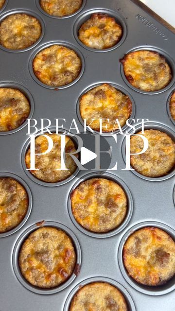 Kristin Twomey ⭐️ on Instagram: "BREAKFAST PREP ✨ I’ll put the details below 👇🏼 

SAUSAGE MCGRIDDLE MINI MUFFINS: These are so easy to make! 

What you’ll need:
Pancake Mix: You can make your own or use a box but you’ll need 2 cups, any kind will do.
Sausage: 1 pound 
Shredded Cheese: 1 cup
Maple Syrup: 1/4 cup
Water: 1.5 cups

How to make:
1. Preheat oven to 400 degrees
2. In frying pan, brown sausage 
3. Once sausage is cooked through, drain and set it aside
4. In large mixing bowl, combine completed pancake mix, cheese, water & maple syrup. Once combined, add in the cooked ground sausage and mix that in as well.
5. Spoon mix into muffin tins. Spray pan before so nothing sticks.
6. Bake at 400 degrees for 12-15 mins until golden & cooked through.
.
The mini muffin pan I love is in my A Sausage Mcgriddle, Krusteaz Pancake Mix, Sausage Muffins, Macro Diet, Foodie Breakfast, Easy Cheap Dinners, Instagram Recipes, Breakfast Prep, Instagram Breakfast