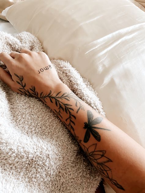 Wrap Around Vine And Flower Tattoos, Vine Flower Arm Tattoo, Flower And Vine Sleeve Tattoo, Birth Flower Tattoos Wrap Around, Leaves Going Up Arm Tattoo, Half Sleeve Vine Tattoos For Women, Vine Work Tattoo, Vine Patchwork Tattoo, Plant Vine Tattoo Arm