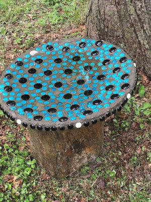 Satellite Dish Repurpose, Satellite Dish Ideas, Bird Baths Homemade, Butterfly Garden Design, Window Bird Feeder, Tea Cup Bird Feeder, Dish Ideas, Satellite Dish, Bird Baths