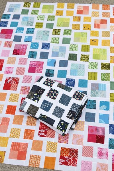 Scrappy Lattice Quilt Pattern - Alternate Colours Lattice Quilt Pattern, Lattice Quilt, Quilt Modernen, Scrappy Quilt Patterns, Pattern Quilt, Fat Quarter Quilt, Rainbow Quilt, Scrap Quilt Patterns, Scrap Quilt