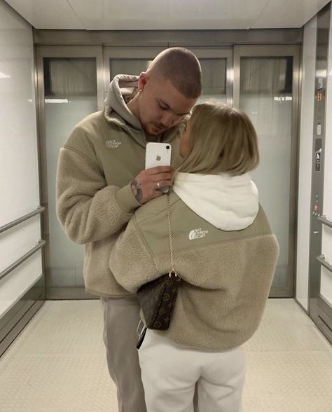 Couple Matching Outfits, Fotografi Iphone, Couple Fits, Mode Instagram, Cute Couple Outfits, Populaire Outfits, Matching Couple Outfits, Looks Street Style, Mode Ootd