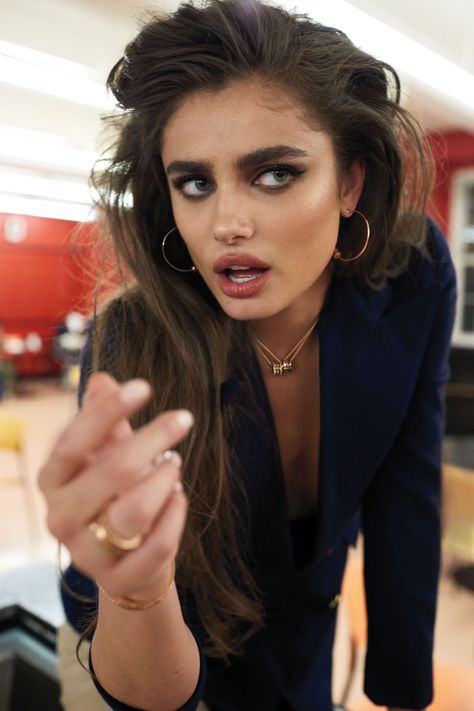 Carine Roitfeld's Latest Portfolio for BAZAAR is a Study in Modern Love- HarpersBAZAAR.com Taylor Hill Style, Taylor Marie Hill, Grace Elizabeth, Carine Roitfeld, Taylor Hill, Img Models, Biker Girl, Khloe Kardashian, Cardi B