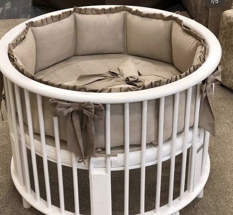 Circular Crib, Circle Crib, Round Baby Cribs, Round Cribs, Oval Crib, Newborn Bed, Newborn Crib, Newborn Mom, Baby Zimmer