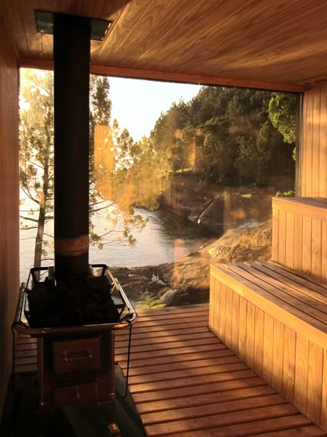 A Timber-Clad Sauna in Chile Angles For Lakeside Views - Photo 6 of 9 - Encased with wood and glass, and surrounded by trees and rocks, the sauna is a meditative hideaway with private lakefront views. Sauna With A View, Scandinavian Sauna, Floating Sauna, Finland Forest, Modern Saunas, Building A Sauna, Sauna Ideas, Eco Cabin, Sauna House