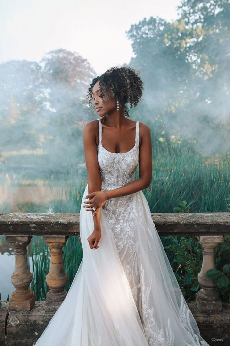 Tiana Wedding, Tiana Dress, Disney Princess Wedding, Hair Quince, Hairstyles With Crown, Quince Hairstyles With Crown, Two Piece Wedding Dress, Quinceanera Hairstyles, Fairy Tale Wedding Dress