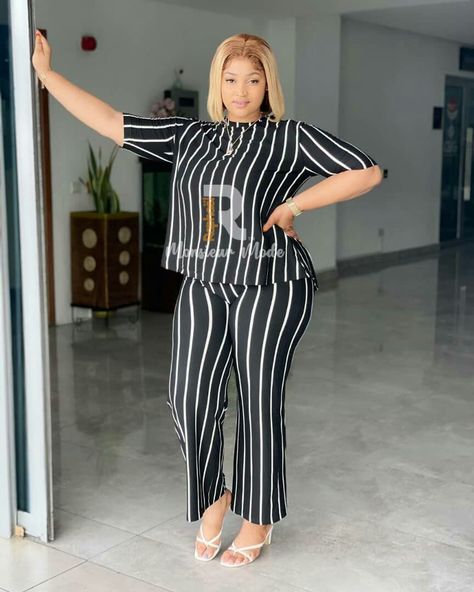 Sokoto And Top For Ladies, Material Trouser And Top For Ladies, Trouser And Top For Ladies, Simple Dress Casual, Jumpsuit Pattern Sewing, Style Chart, Blouse Casual Fashion, 2piece Outfits, Corporate Dress