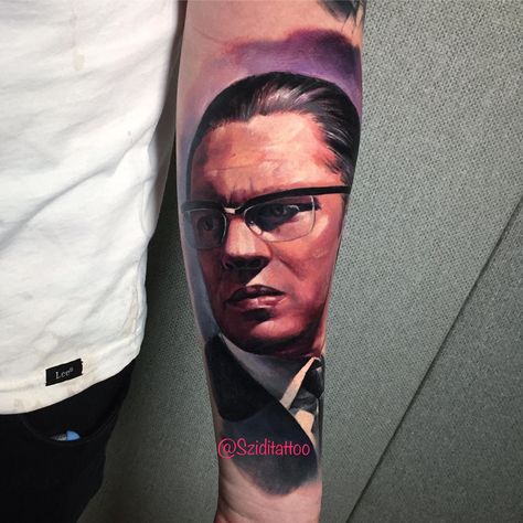 Tom Hardy Legend Kray twins Ronnie Kray tattoo Ronnie Kray, Kray Twins, Tom Hardy Legend, The Krays, Tom Hardy, Portrait Tattoo, Twins, Tattoos, Iphone