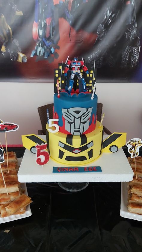 Transformers Rise Of The Beast Birthday, Transformers Cake Ideas, Transformers Birthday Decorations, Transformer Birthday Cake, Transformers Cupcakes, Optimus Prime Cake, Transformers Birthday Party, Transformers Birthday Cake, Transformers Party