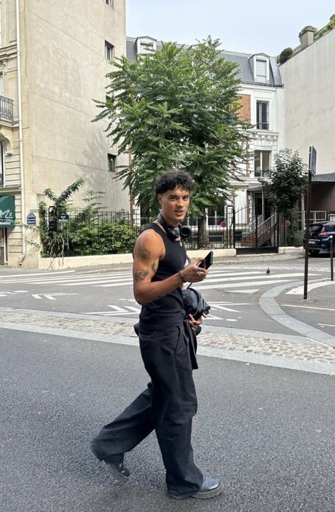 Black Beater Outfit Men, Black Outfits Summer, Ae Outfits, Cargo Outfits, Cargo Outfit, Aesthetic Poses, College Fits, Tank Top Outfits, Aesthetic Fits