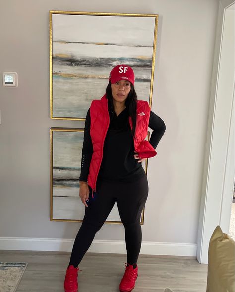 Black Women Football Game Outfit, Sweat Shirt And Jeans Outfit, Red Black And White Sneakers Outfit, Football Attire For Women Outfits, Red And Black Sneakers Outfits, Red And Black Ones Outfit, Red Sneaker Outfits Women, Red And Black Outfits For Women Casual, Red Sneakers Outfit Black Women