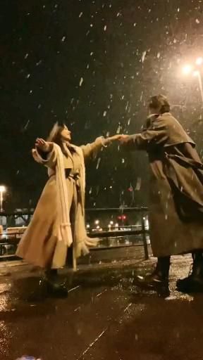 Couples Dancing In The Snow, Dream Partner List, Couple In Rain Aesthetic, Winter Romance Aesthetic, Romance In Rain, Couple Dancing Aesthetic Video, Aesthetic For Edits, Love Dance Couple, Couple Dance Aesthetic