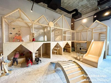 Indoor Playground Montessori, Gym Daycare Ideas, Scandinavian Playground, Soft Play Cafe, Indoor Playroom Business, Playroom Design Indoor Playground, Play Cafe Ideas, Indoor Playground Ideas, Kids Play Cafe