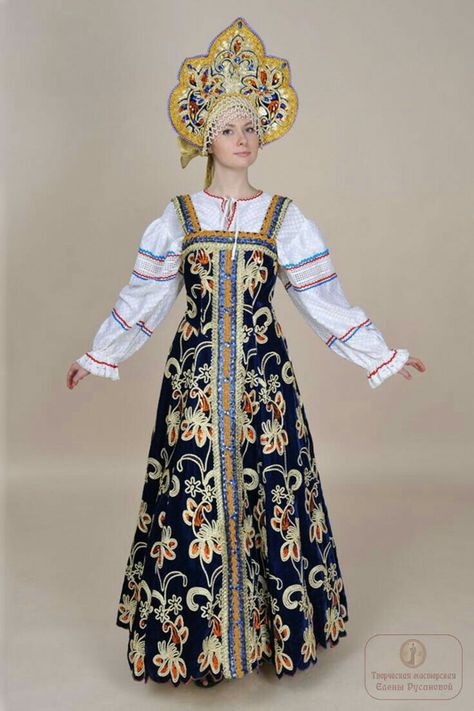 Russian Traditional Dress, Russian Inspiration, Russian Traditional Clothing, Russian Dress, Russian Clothing, Adele Dress, Star Wars Outfits, Folk Dresses, Russian Fashion