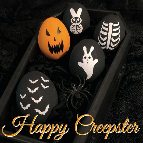 Halloween Eggs Decoration, Spooky Easter Eggs, Halloween Easter Eggs, Goth Easter, Spooky Easter, Gothic Easter, Creepy Easter, Halloween Eggs, Easter Egg Art