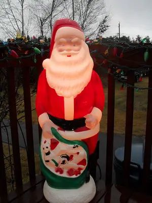 Can You Use Acrylic Paint on Blow Molds? - Blended Canvas How To Repaint Blow Molds, Outdoor Santa, Spray Paint Plastic, Blow Molds, Spray Paints, Christmas Yard Decorations, Yard Decorations, Painting Plastic, Christmas Decorations Diy Outdoor