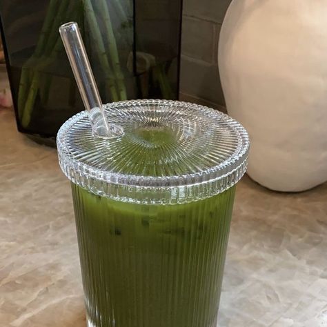 Pretty Drinks, Green Juice, Green Aesthetic, Aesthetic Food, Sage Green, Matcha, A Table, Coffee Shop, Mason Jars