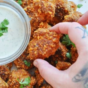 Vegan "Honey" Gold Seitan Wings - Rabbit and Wolves Seitan Wings, Vegan Entree Recipes, Rabbit And Wolves, Vegan Honey, Seitan Recipes, Spicy Chicken Sandwiches, Vegan Ranch, Vegan Entree, Vital Wheat Gluten