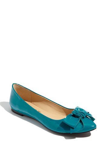 Stylish patent flats with bow. Teal Flats, Cute Flats, Bow Flats, Salvatore Ferragamo Flats, Fashion Plates, Shoe Lover, Blue Shoes, Crazy Shoes, Ballet Flats