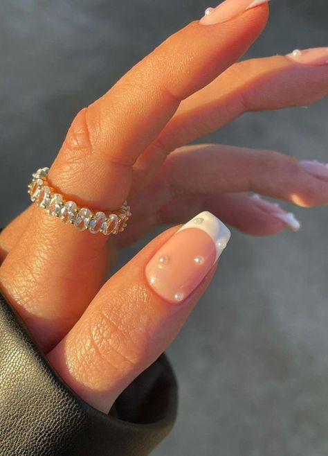 30 Fun Nail Art Ideas | The Everygirl Fun Nail Art, Minimal Nails, Simple Acrylic Nails, Classy Acrylic Nails, Neutral Nails, Bridal Nails, Nail Art Ideas, Dream Nails, Fire Nails