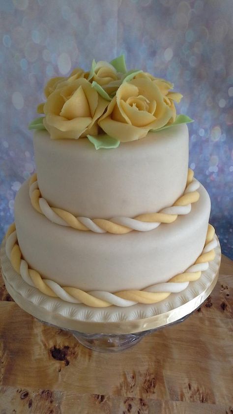 Marzipan Birthday Cake, Marzipan Cake Decoration, Marzipan Recipes, Marzipan Flowers, Cake Covering, Marzipan Recipe, Salted Caramel Buttercream, Marzipan Cake, Diy Wedding Cake