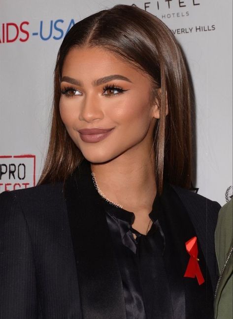 Zendaya Makeup, Zendaya Hair, Drag Queen Makeup, Prom Eye Makeup, Brown Hair Looks, Celebrity Makeup Looks, New Template, Queen Makeup, Glam Makeup Look